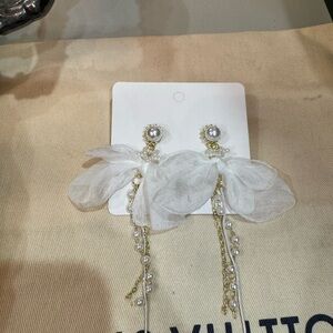 Elegant Pearl and Gold Dangle Earrings